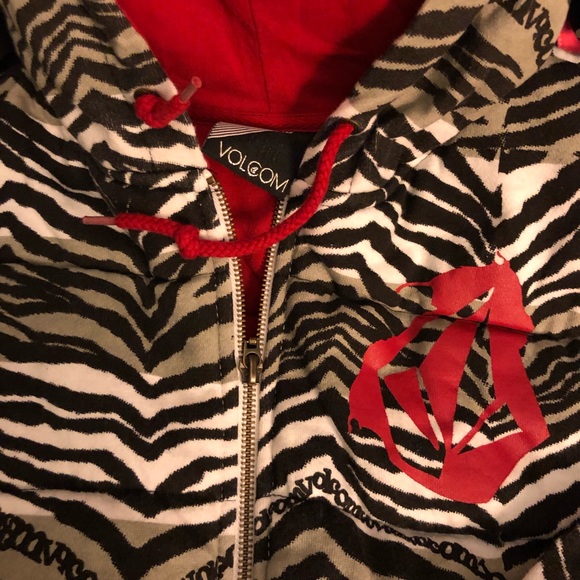 Volcom with hood - Picture 4 of 5